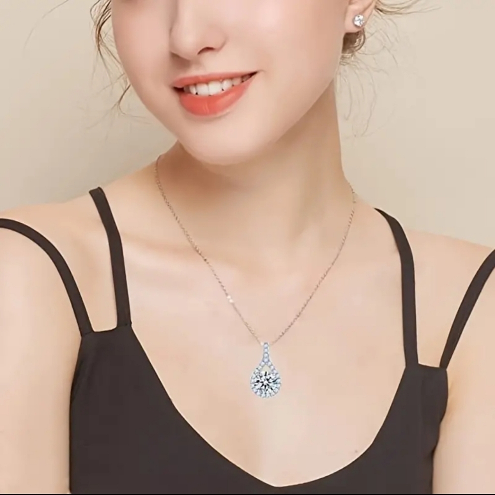 GRA Certified 1Ct Moissanite Necklace.925 Sterling Silver 18K Gold Plated. - Picture 5 of 9